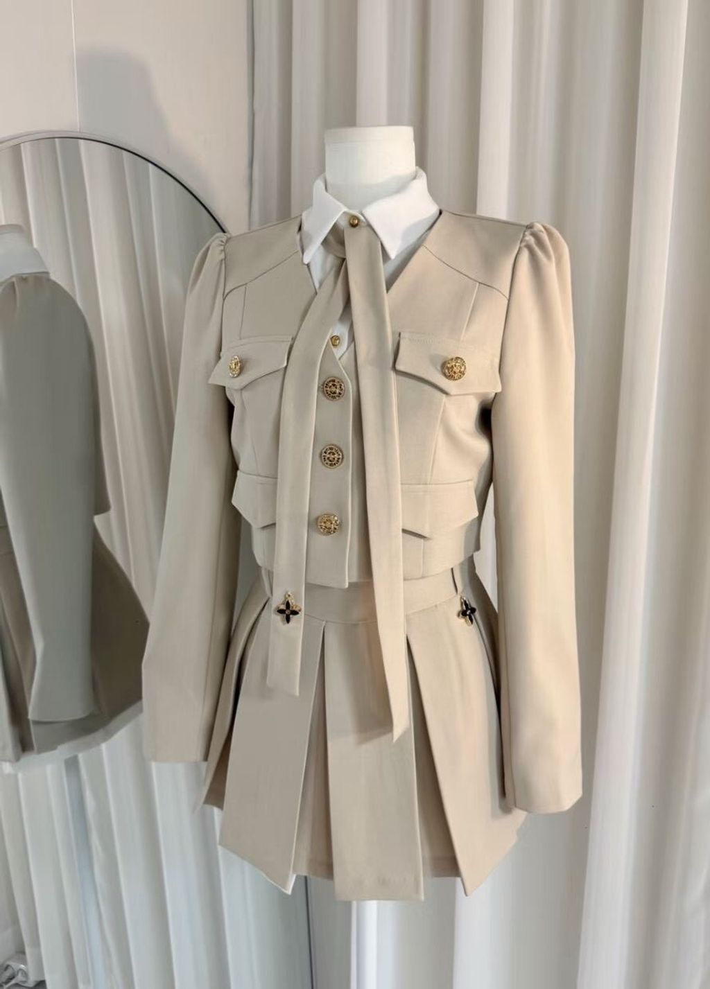 LINE_ALBUM_韓國襯衫1980.                裙子1980sm.  外套2380_260321_2