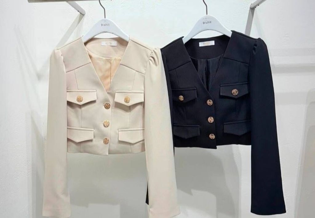 LINE_ALBUM_韓國襯衫1980.                裙子1980sm.  外套2380_260321_3