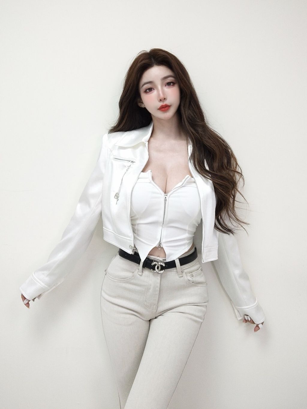 LINE_ALBUM_202642_260407_24