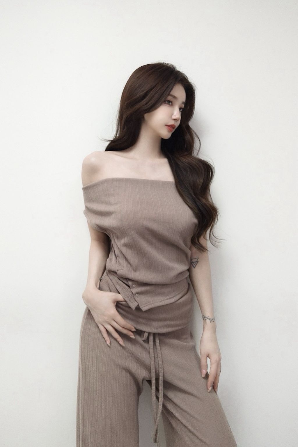 LINE_ALBUM_2026101_261002_41