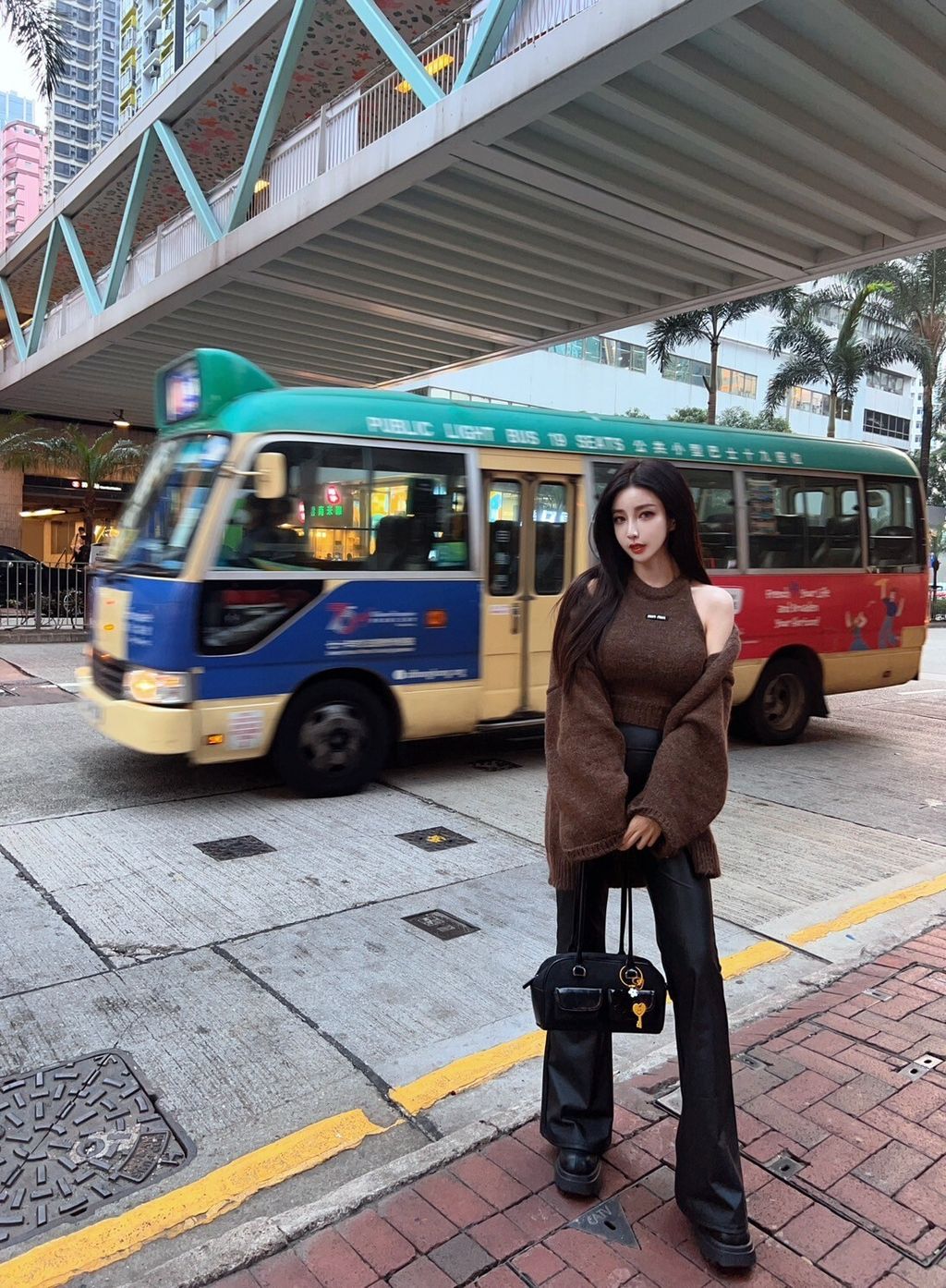 LINE_ALBUM_女神出外景_241210_11