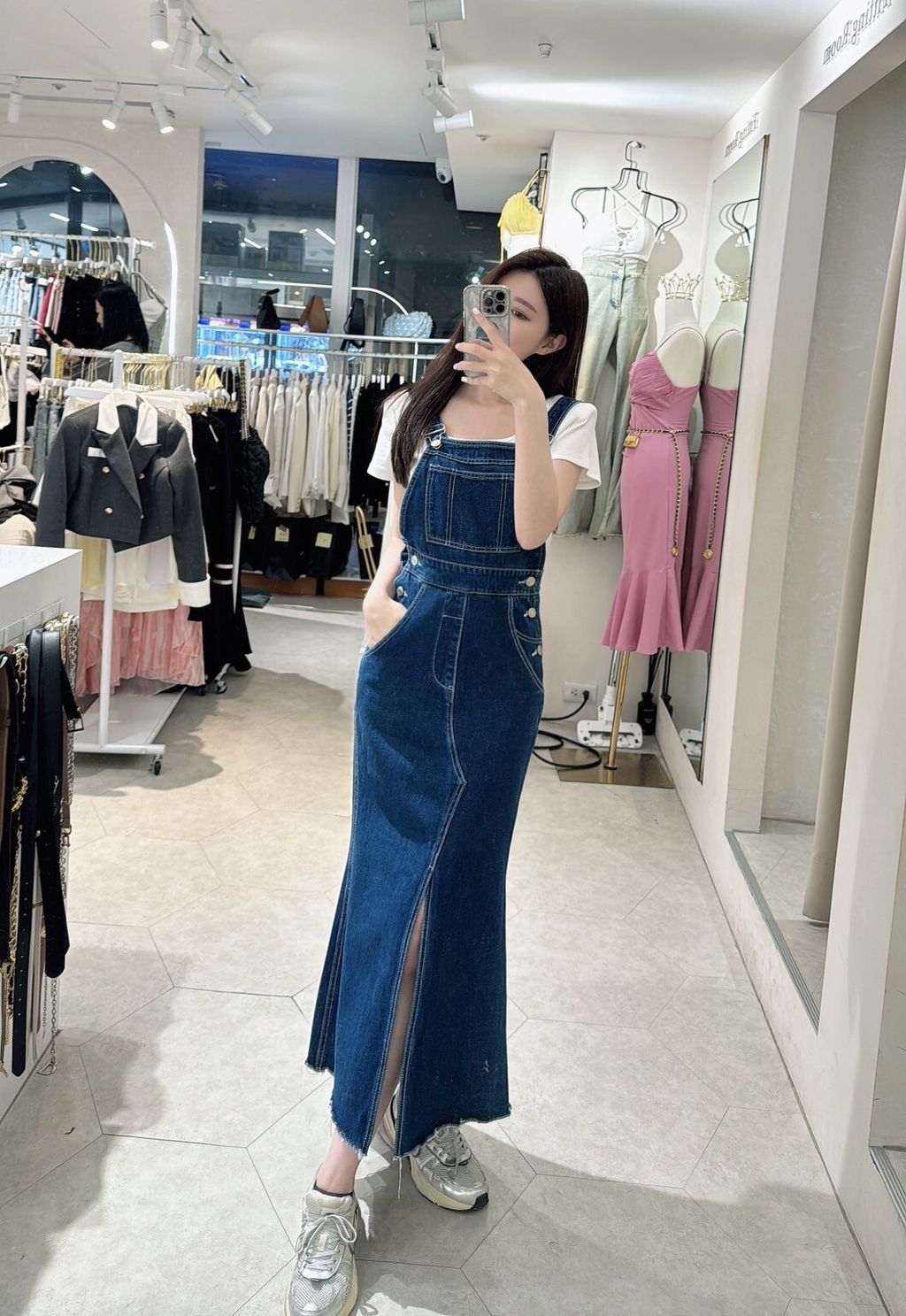 LINE_ALBUM_門市每週兩套照片區_250603_10