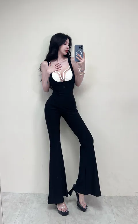 LINE_ALBUM_202587_250808_2