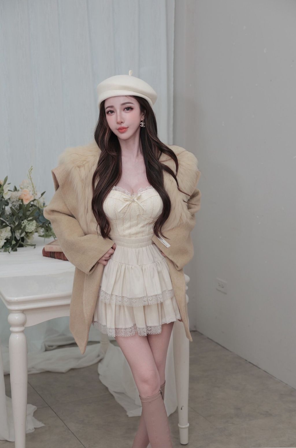 F21-4蕾絲愛心鑽背心杏