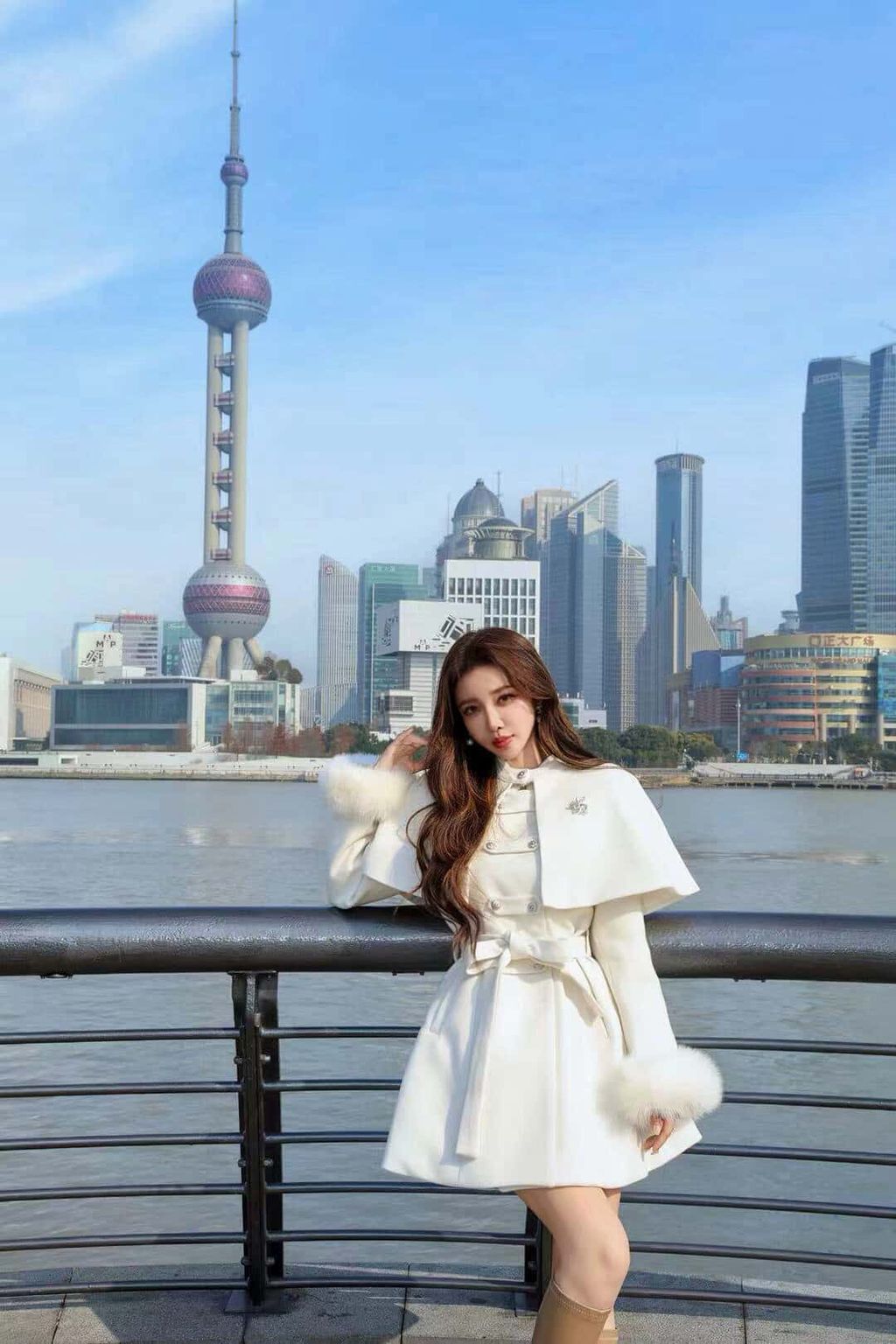 韓國斗篷排釦大衣(手袖毛毛)1