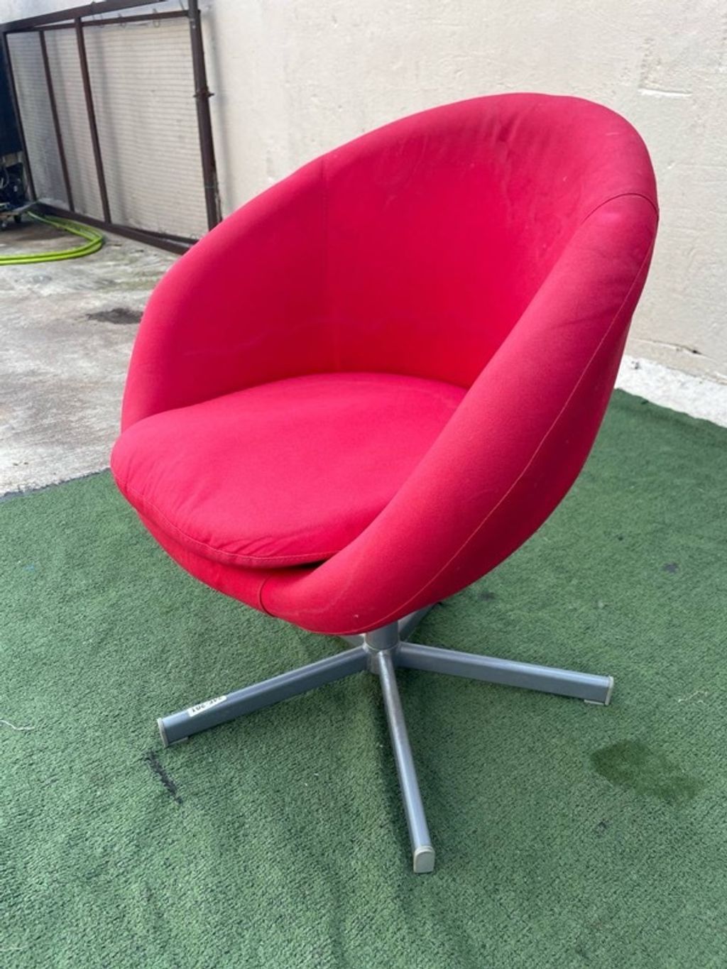 Red swivel chair ikea hotsell