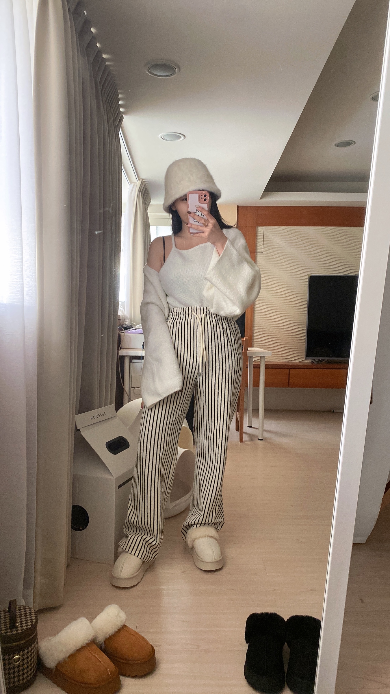 FF5BA9FF-1348-4F04-A72F-254A3D01A3CE