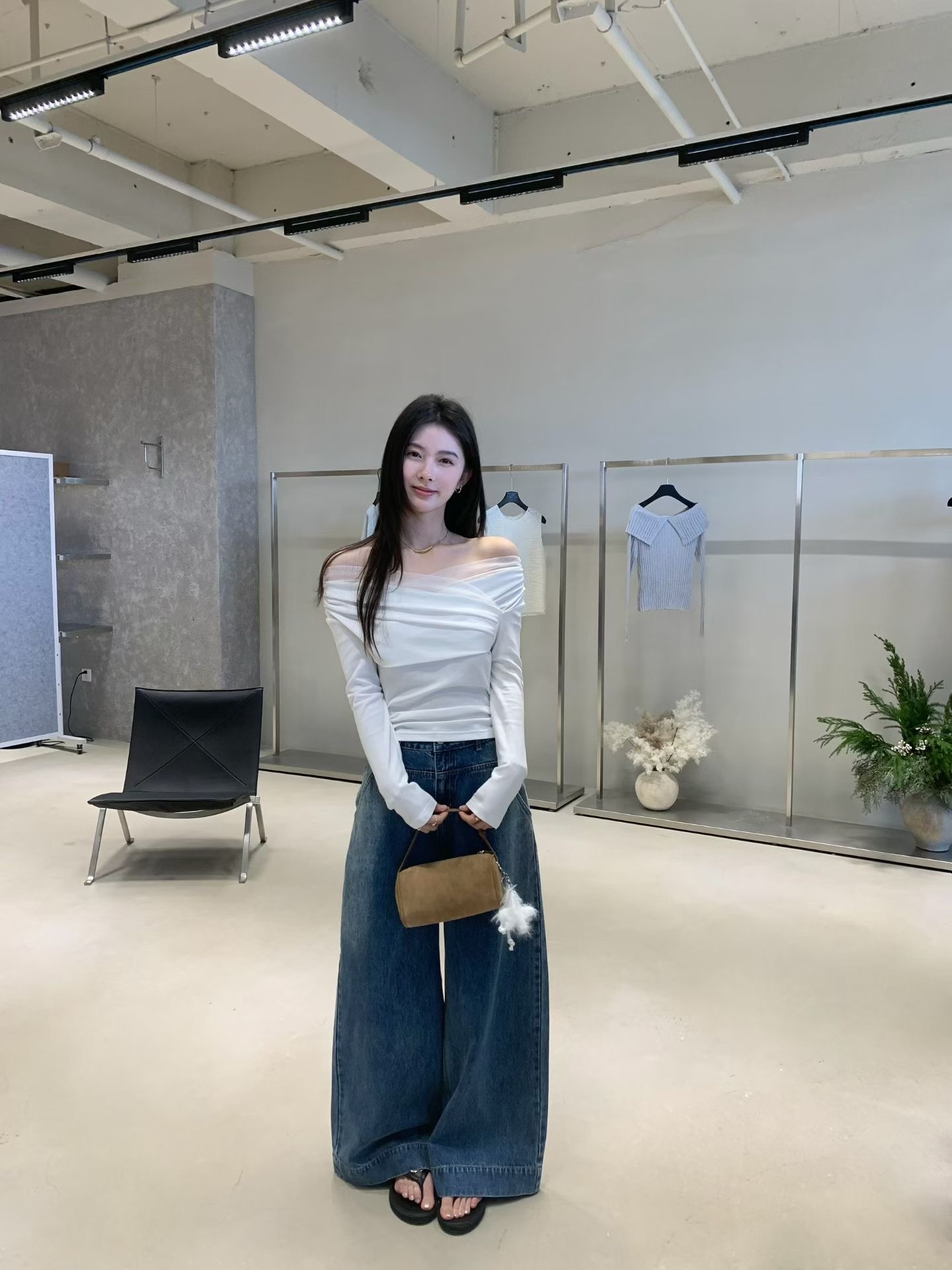 3dea583fc4d3470e8d097a3e8e06922c