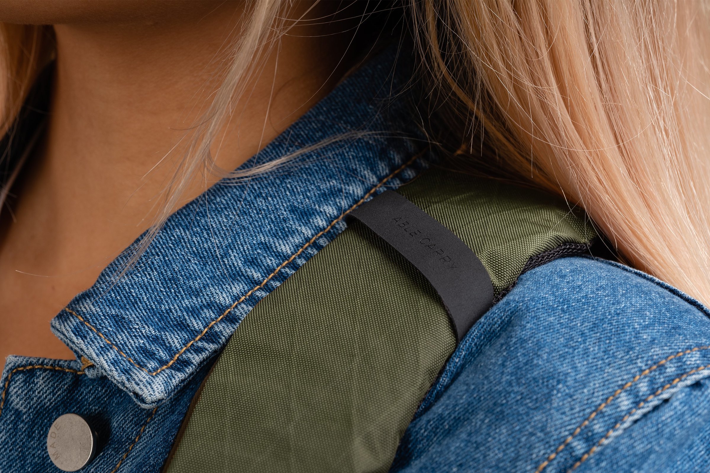 302104540_Thirteen_Daybag_-_XPAC_Olive_Green_-_Lifestyle8.jpg 302104540_Thirteen_Daybag_-_XPAC_Olive_Green_-_Lifestyle8.jpg