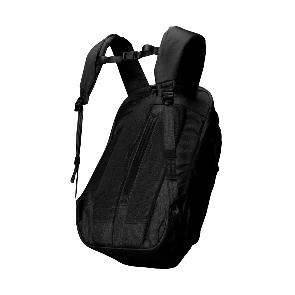MaxEDC_TarmacBlack_Hanging_626c051b-5cb4-40ad-a317-851e5acd3c56_1680x
