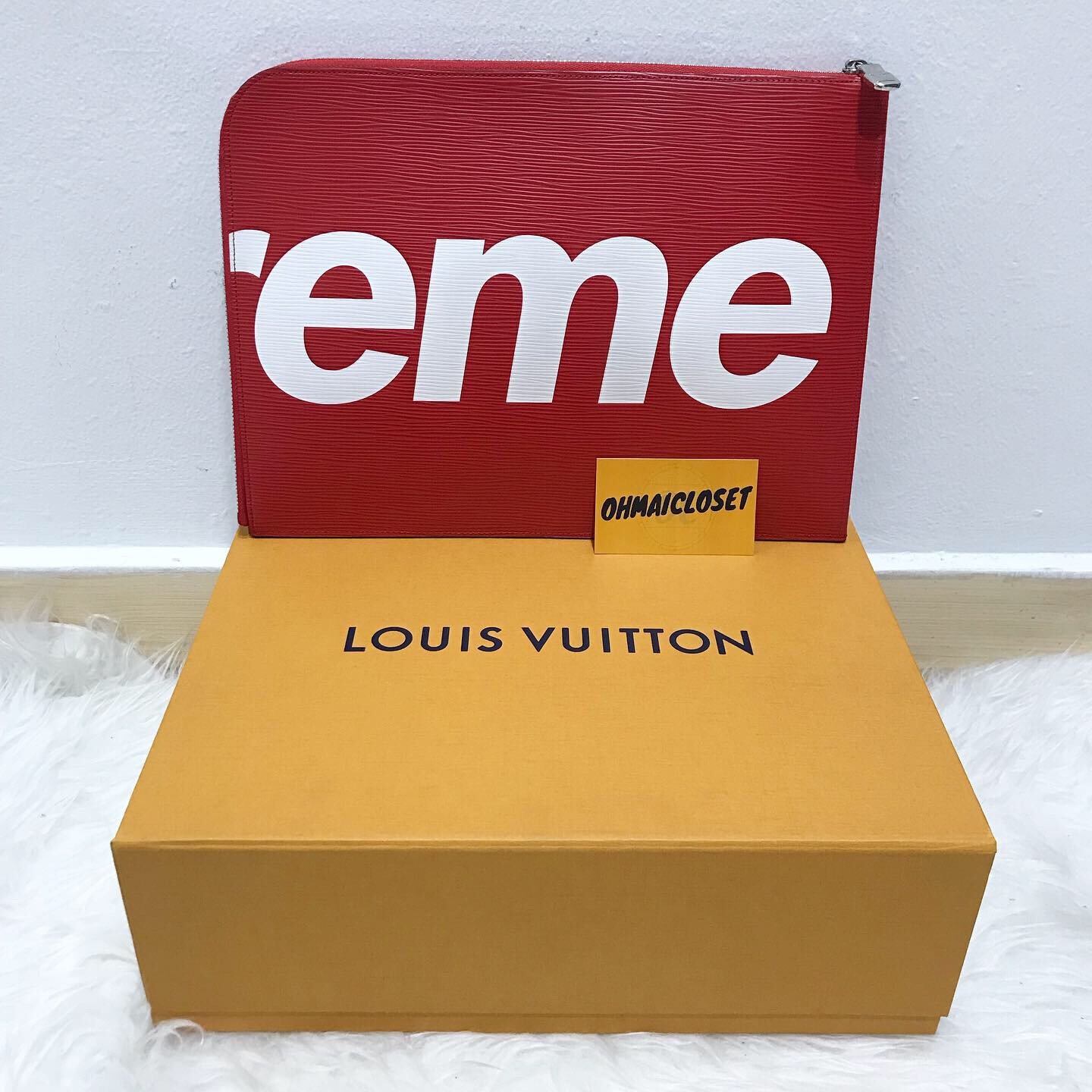Louis Vuitton x Supreme Pochette Jour Epi GM Red