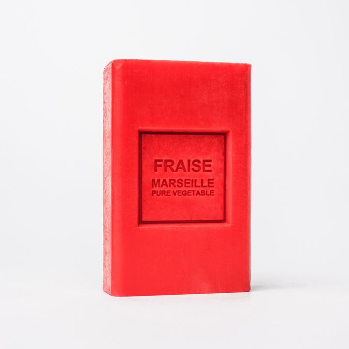 04-Strawberry-shea-butter-soap-1_fa1e4a6d-49db-496f-8fa3-08c8f92bf284.jpg