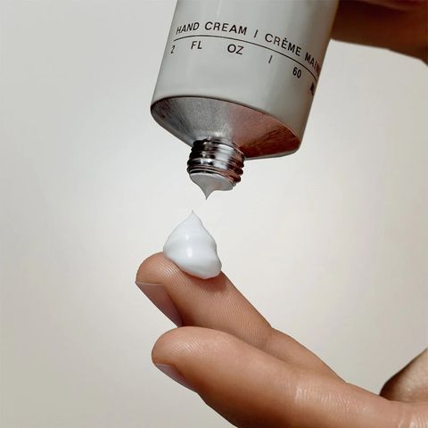 Salt-Stone-Hand-Cream-Santal-Vetiver-60ml-02_cf91efa2-5bbe-46f8-9ce1-377df684f00d.jpg