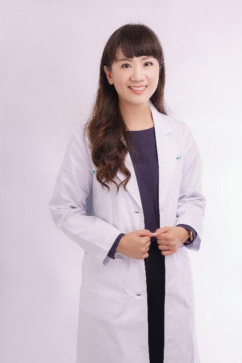 一張含有 個人, 領帶, 服飾, 穿著 的圖片

自動產生的描述