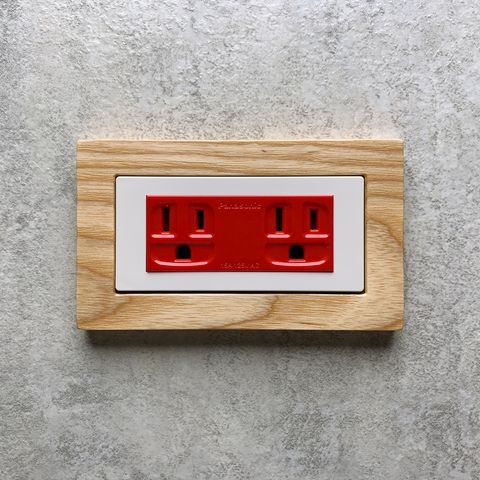 Flat-白-梣-5.5雙插座紅.JPG