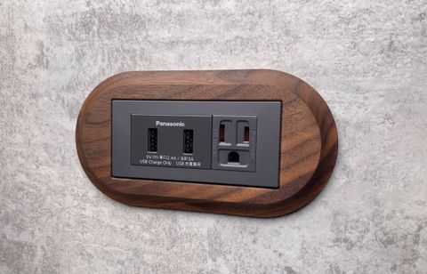 Arch-胡桃木-2孔USB充電插座 + 單插座附接地 - 灰色 WNF10721H+WNF1101H.JPG