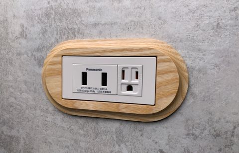 Arch-梣木-2孔USB充電插座 + 單插座附接地-白色 WNF10721W +WNF1101W + WTFF3710.JPG