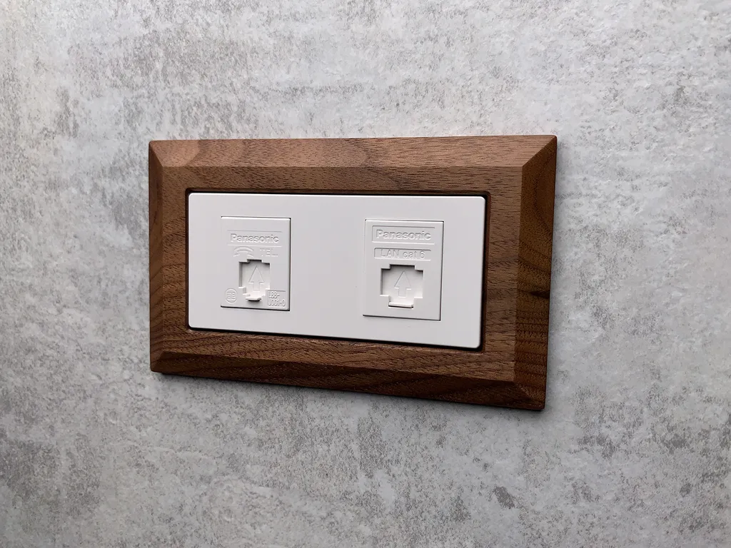 Bevel-胡桃木-網路插座CAT6+電話插座 NRF3170W + WNF2164W + WTFF3112W + WTFF3710.JPG