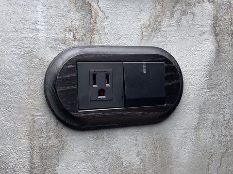 Arch-glatima-炭黑-1開關+1插座-wtgf4308mb
