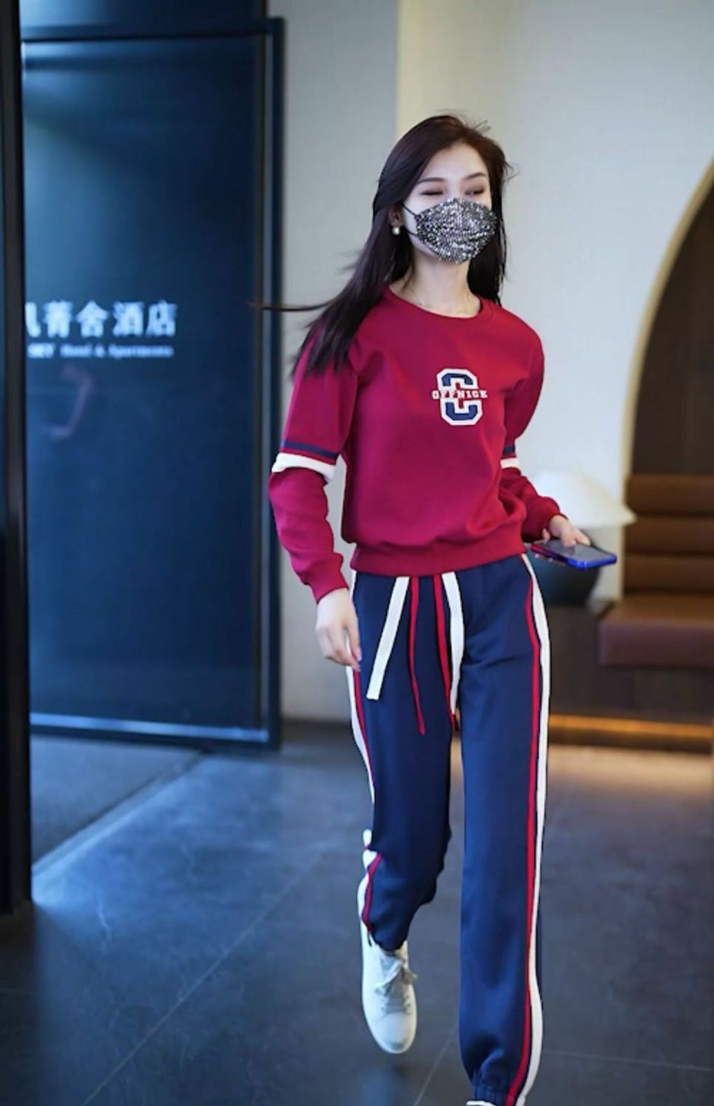 d374199b-806f-4eb3-9159-73b60782104b