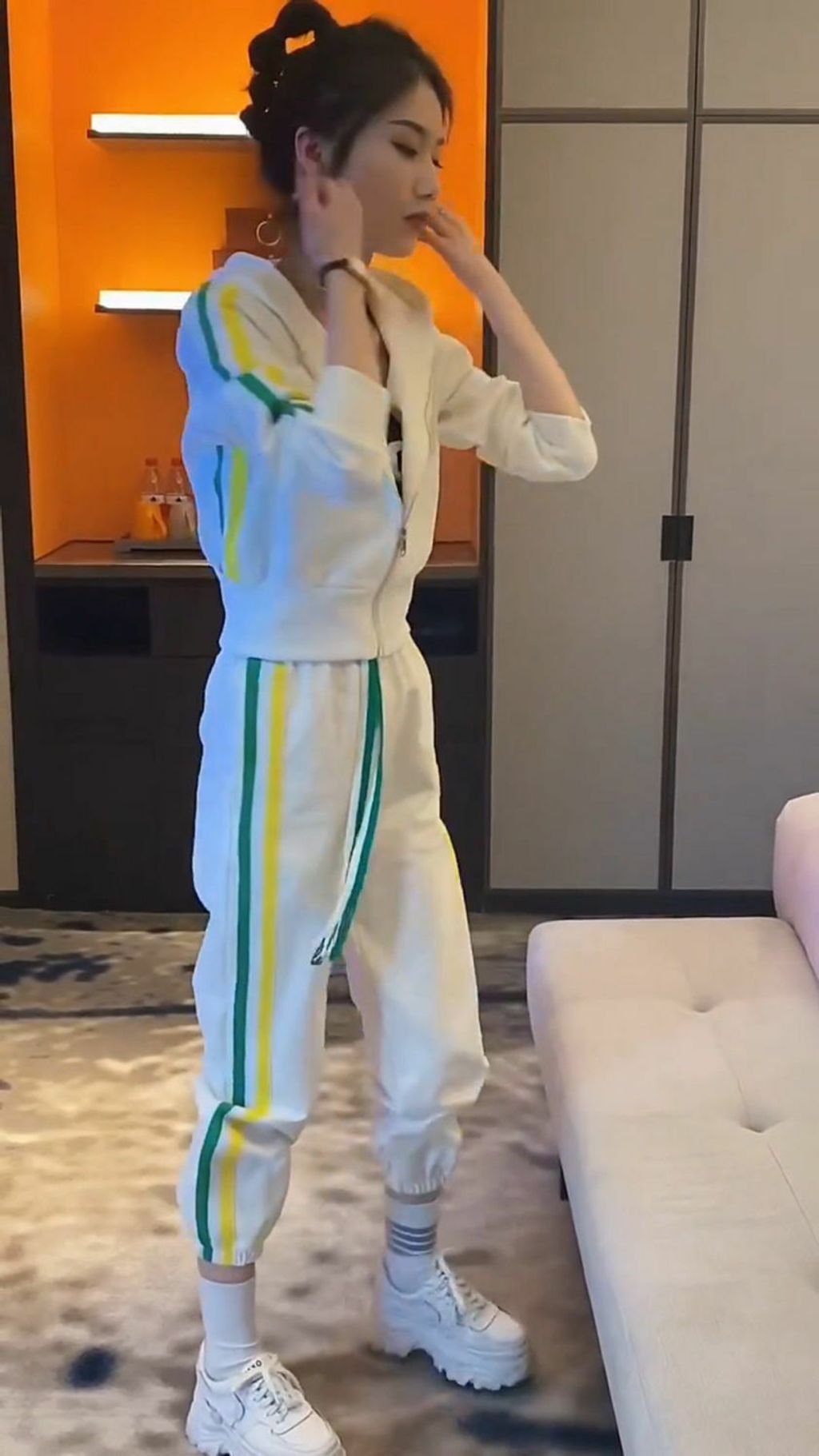 5aa5f89d-88d9-486a-8e4d-766ce916c543