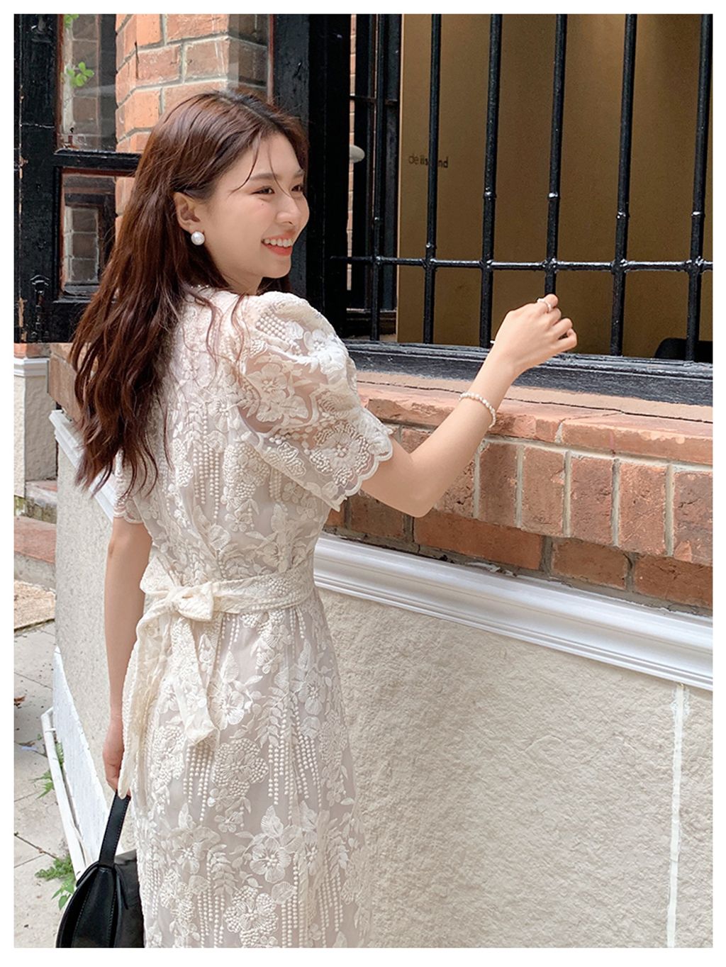 1679755278045_357795