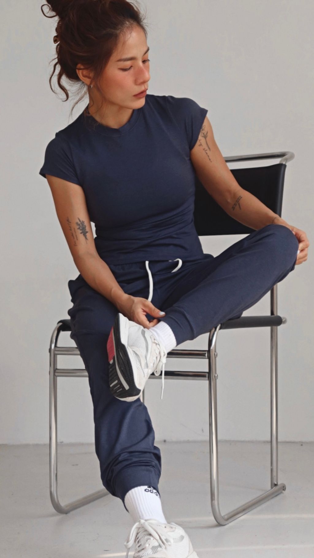 8DA743C8-5C9F-4774-AAB4-460E6556B5A7