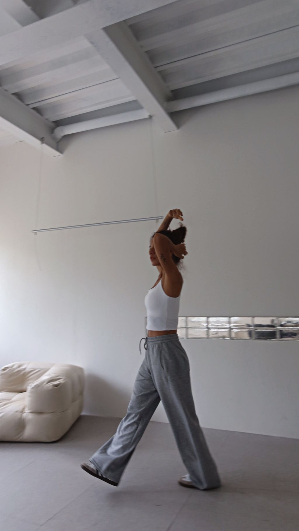 6E81F386-003B-4F6B-A822-72B1CE5F0309