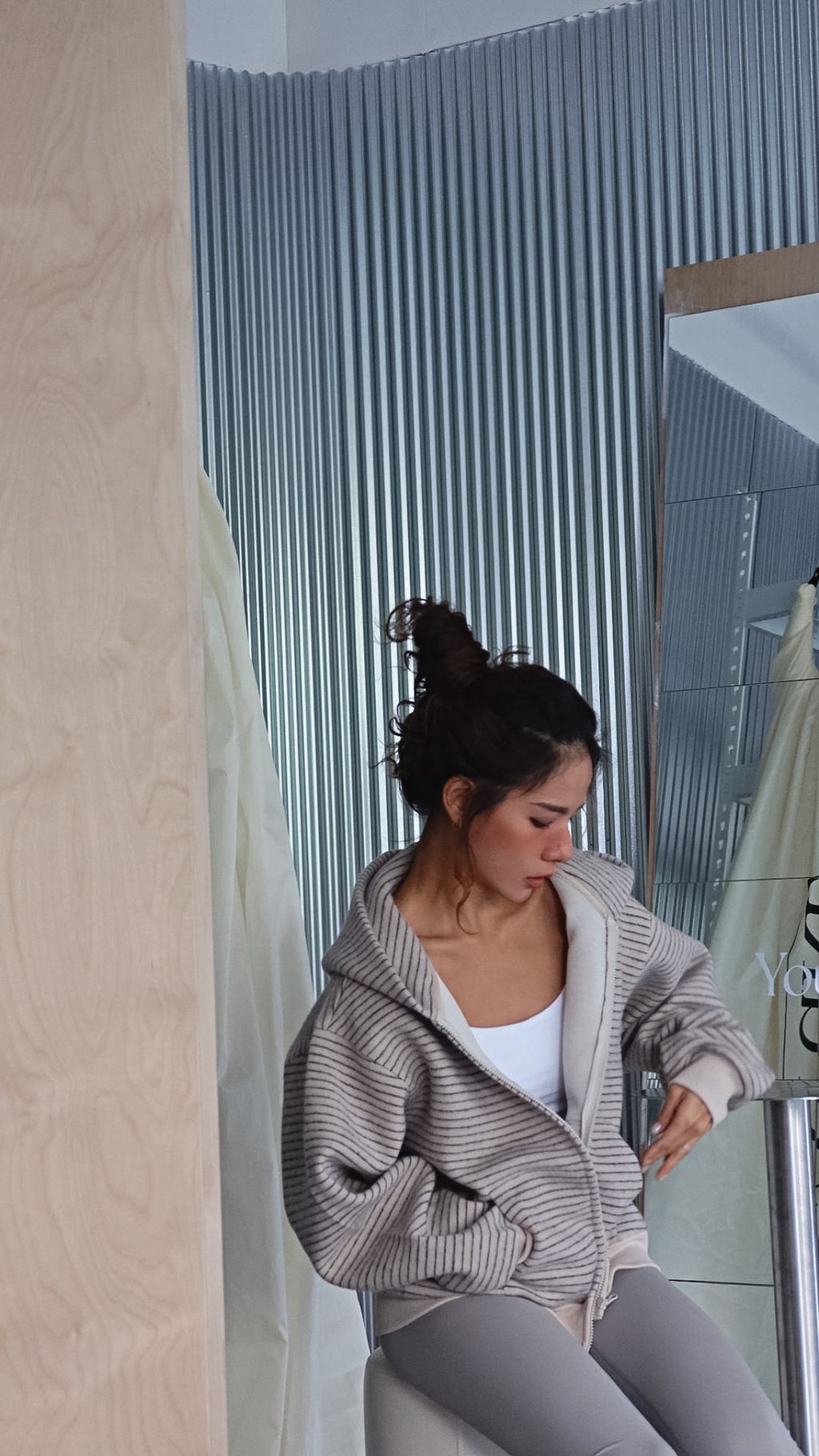 CE7E7B85-68AD-42A6-9C6D-2D498262F5B6