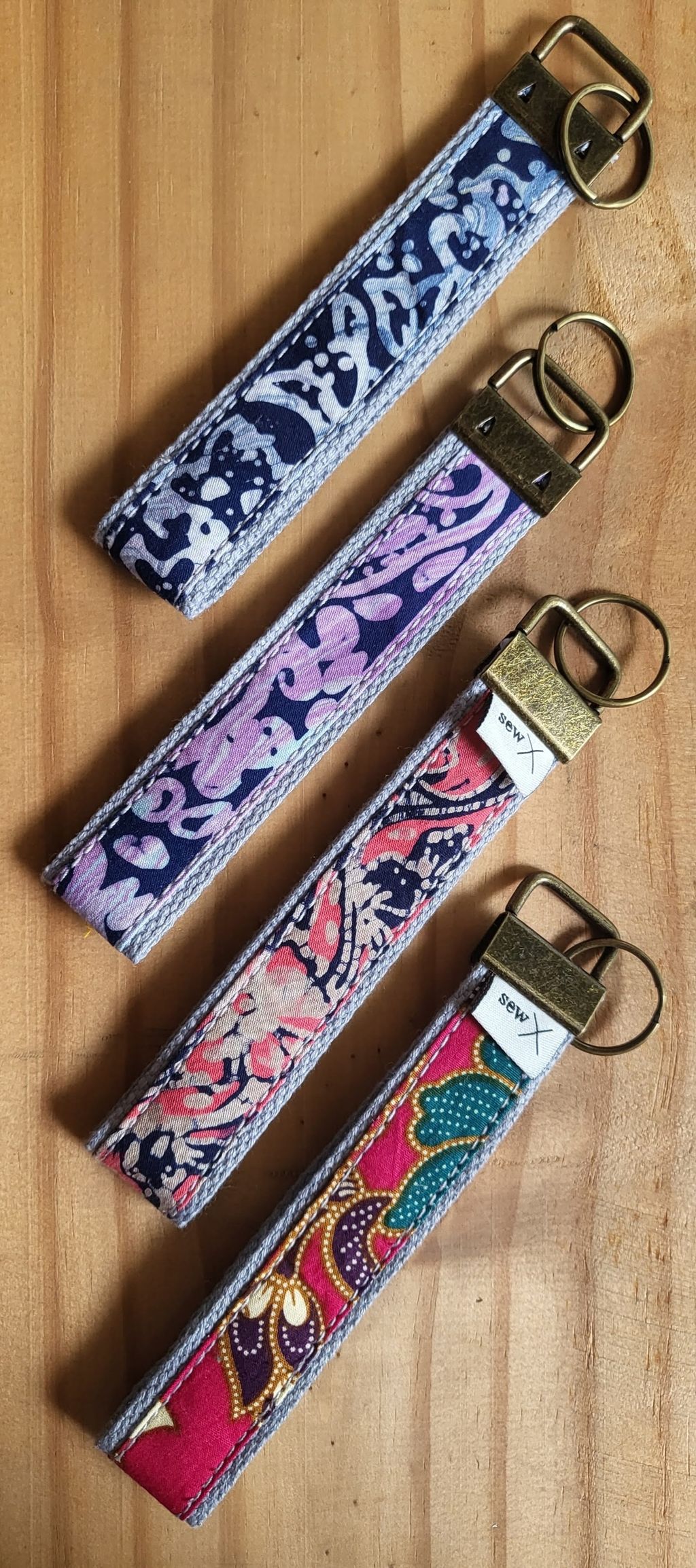 BLACK MULTI-COLOR BATIK 40 Key Fob Wristlet