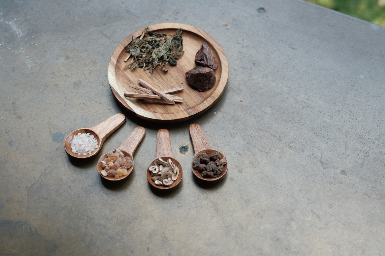 嶼萃 Isle Essence | 漢方植萃精華