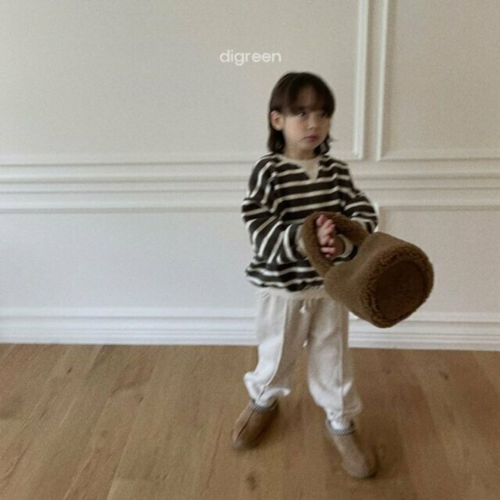 ECC5CF56-56C6-40D2-8140-4F216CFB9548