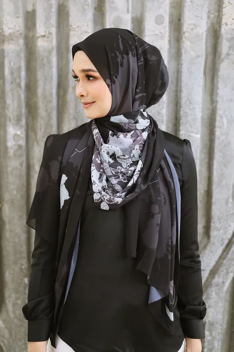 Fleur Shawl in Black 1.png