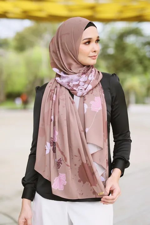 Fleur Shawl in Beaver Fur.png