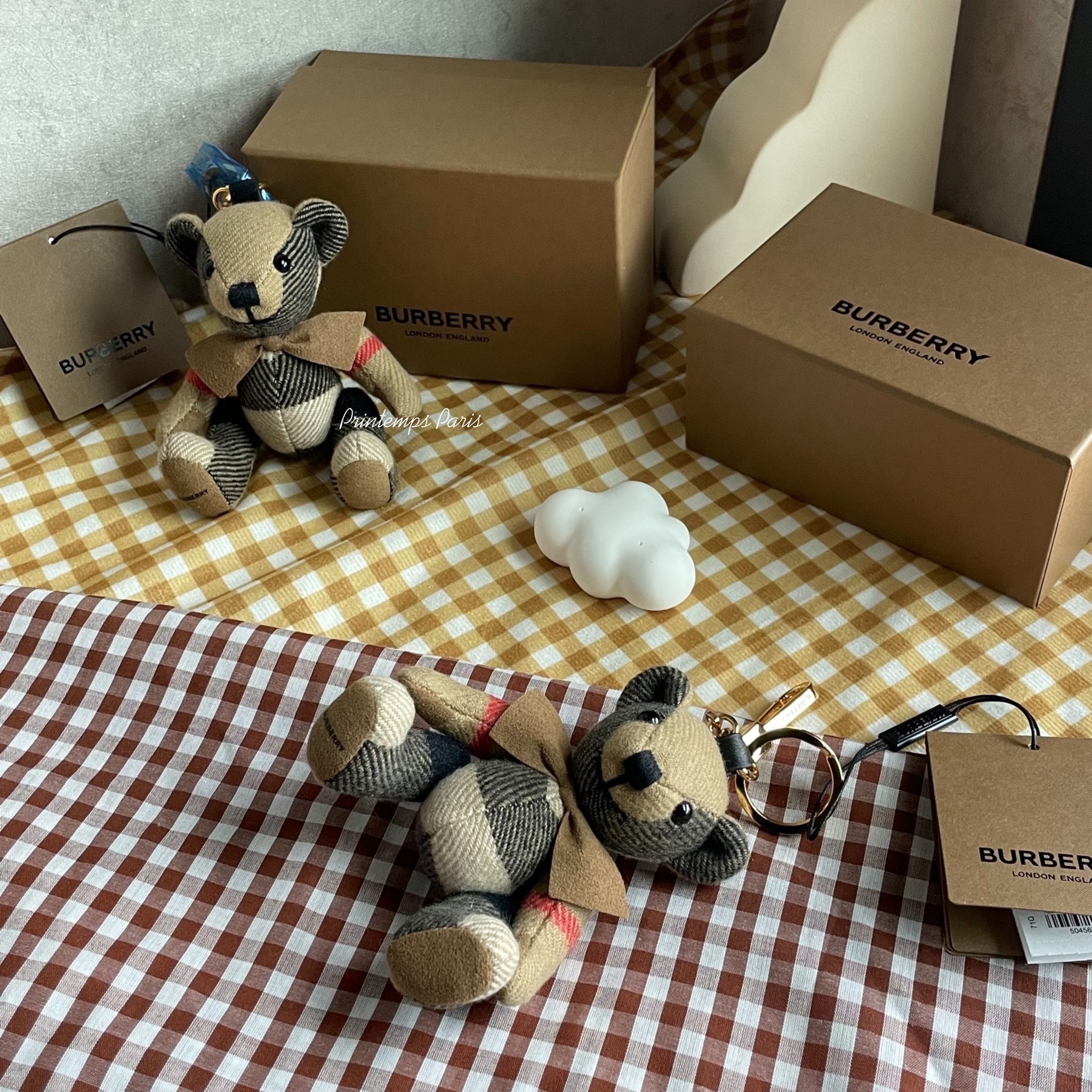 BURBERRY Thomas 領結泰迪熊吊飾– 巴黎春天精品百貨