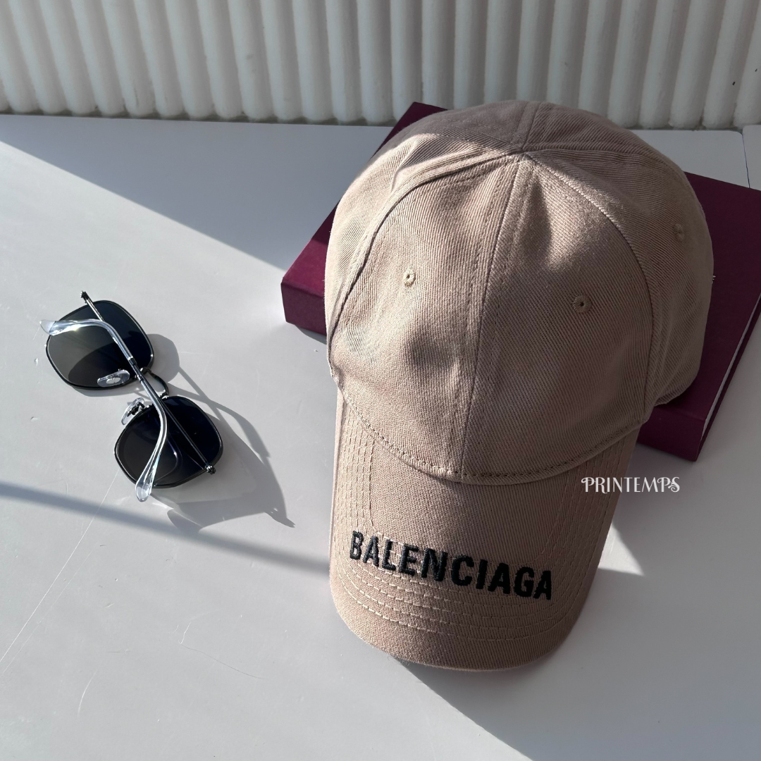 BALENCIAGA 奶茶色LOGO 棒球帽– 巴黎春天精品百貨