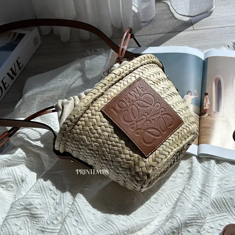 LOEWE迷你草編側背包 (7)