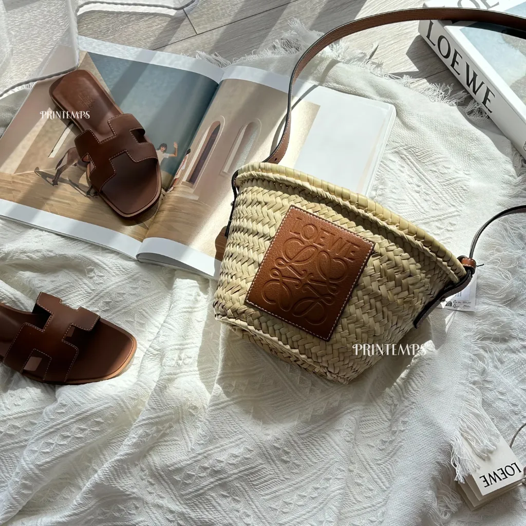 LOEWE迷你草編側背包 (2)