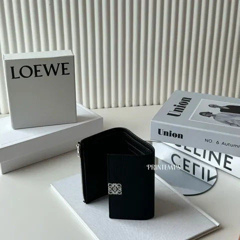 LOEWE黑銀三折短夾 (2)