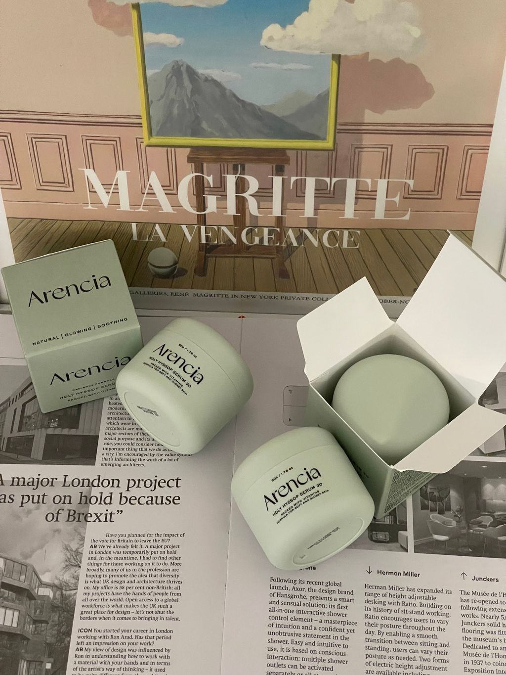 E3D26161-F4A4-43FE-BB8E-2635C5EE22FE