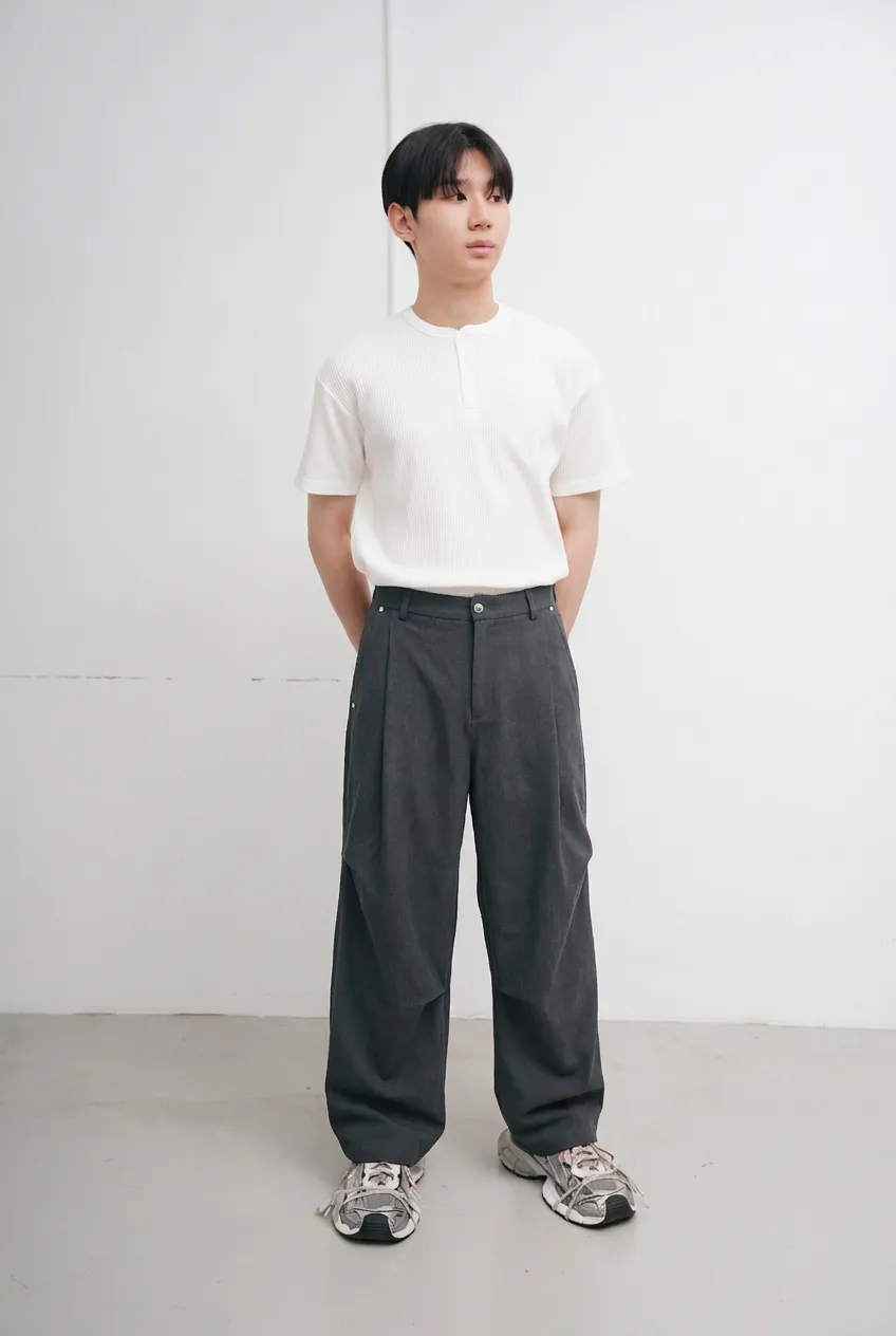 褲子顏色換成深灰色