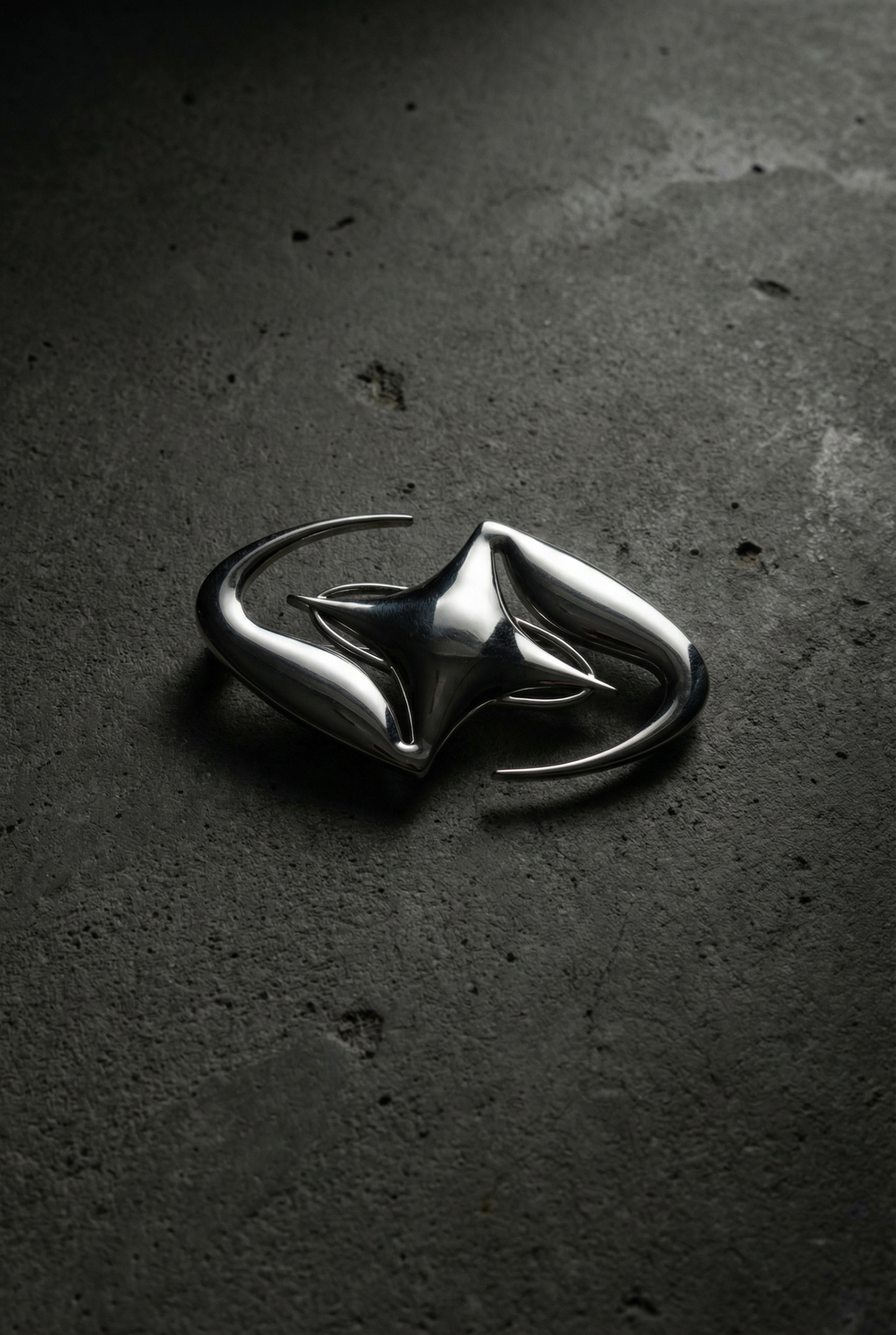 BALENCIAGA风格别针1