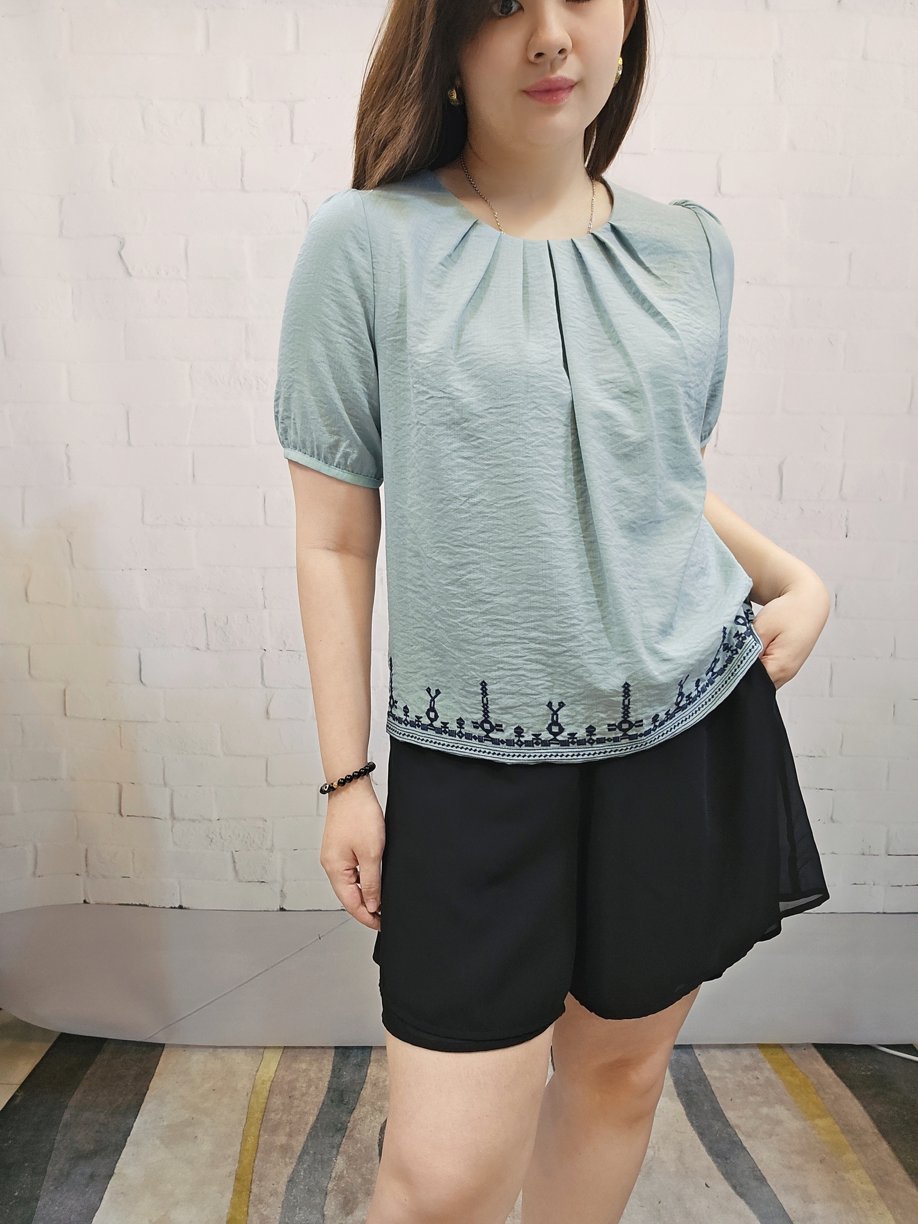 B612_20260516_191836_957_batch_33_1779020874239