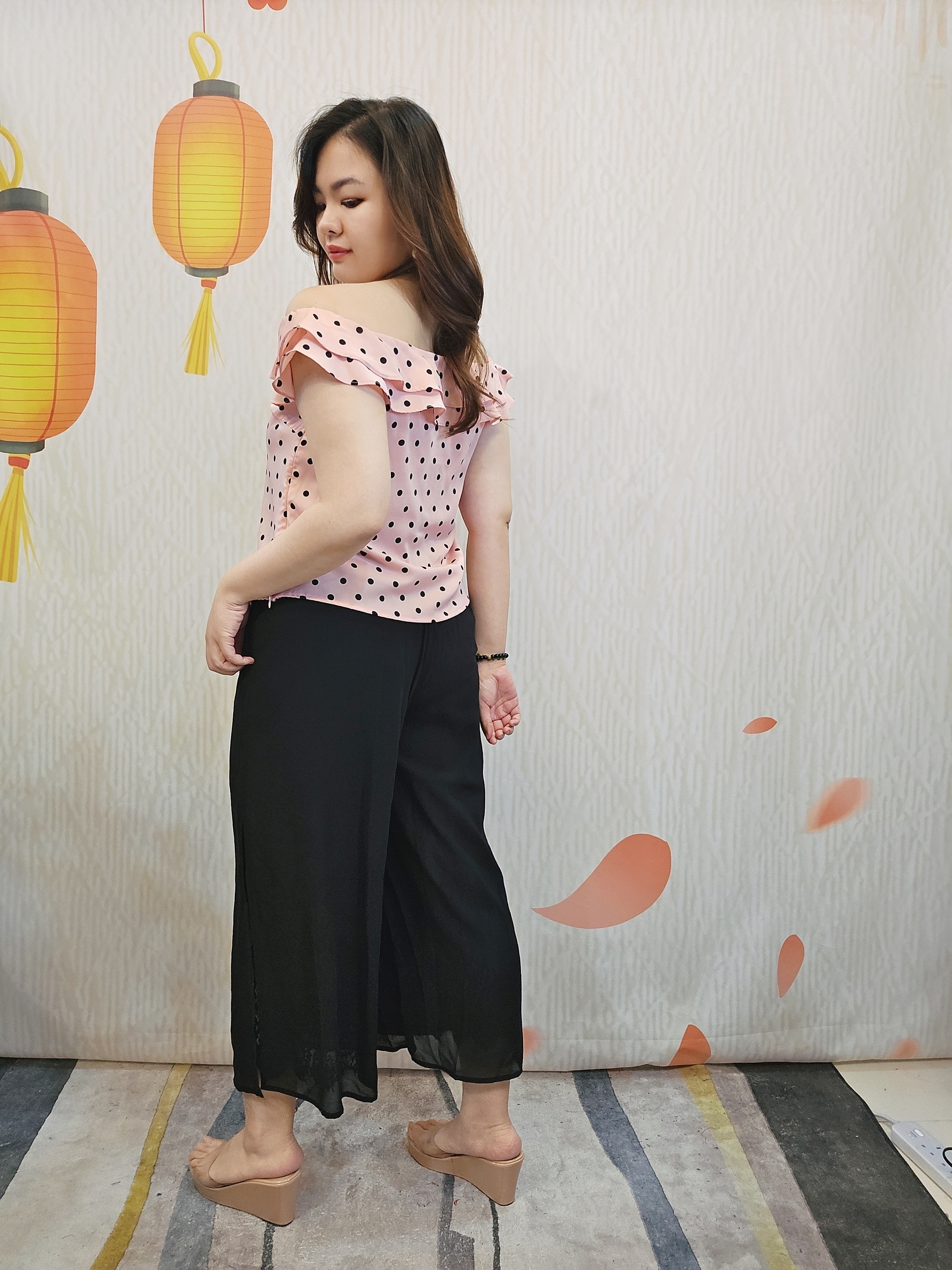 B612_20251222_203518_617_batch_2_1766418553050