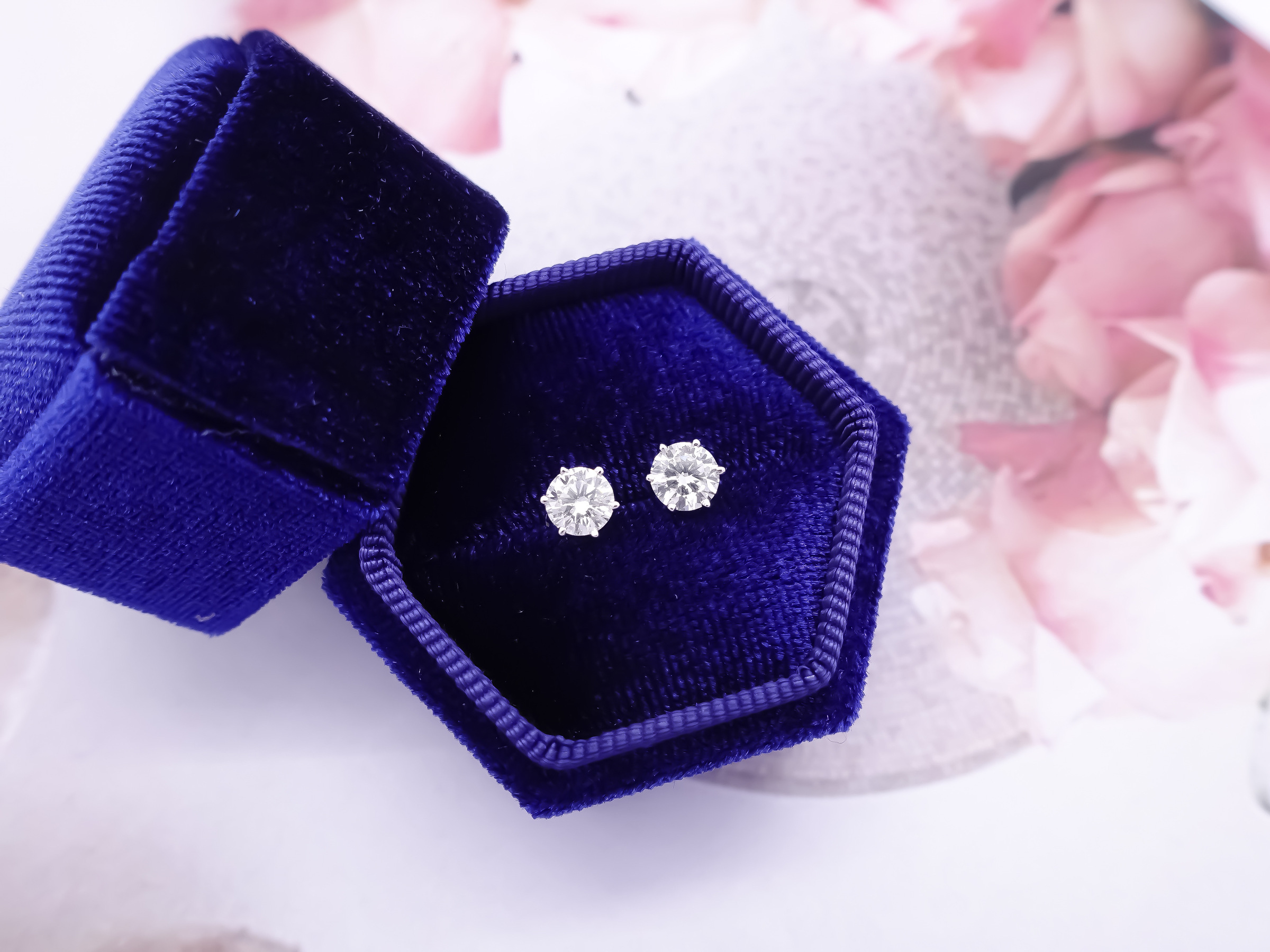 F15C2DF0-E90F-4EA5-B58E-5E235F957525