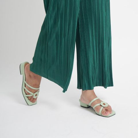 Hana Green Flats Glowing Season 2