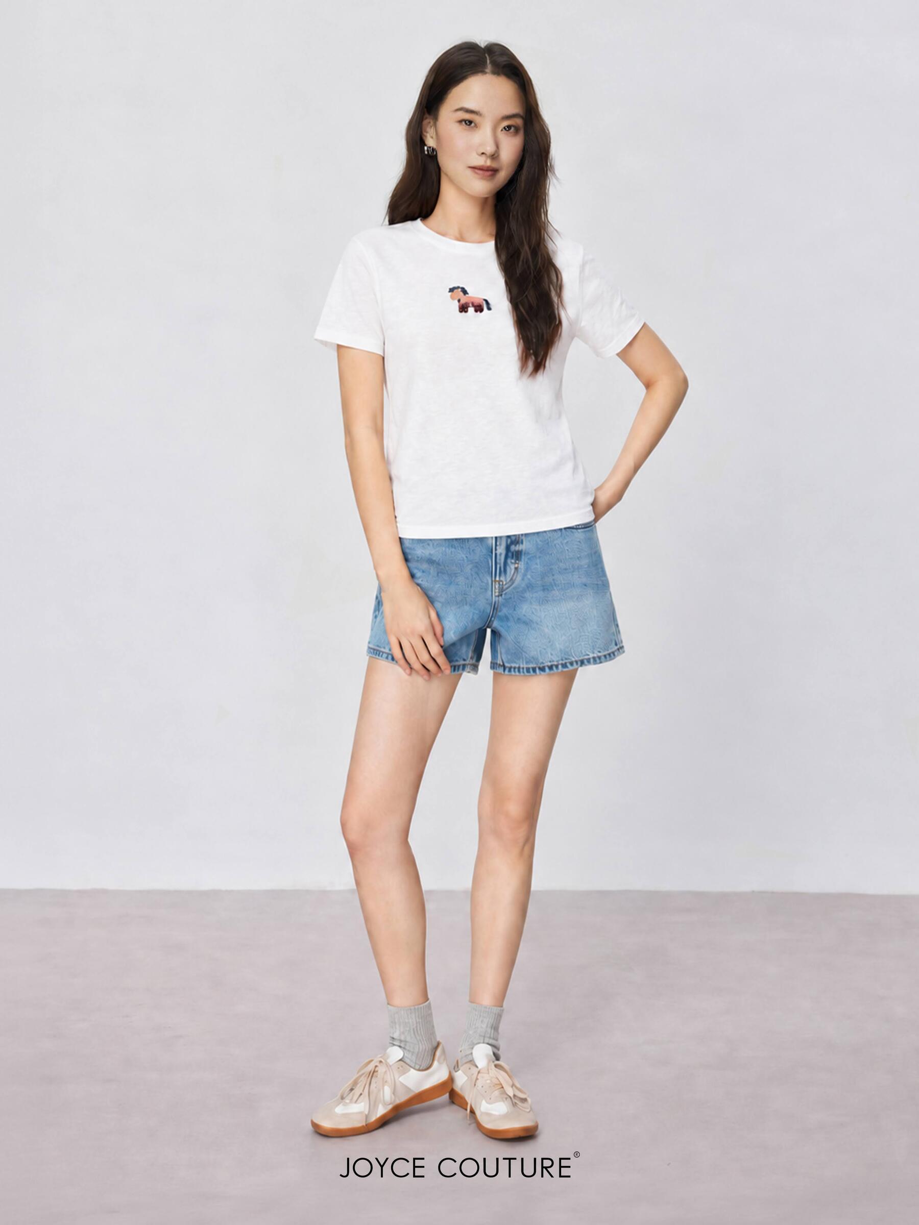 Minimalist Dachshund Tee Studio Look