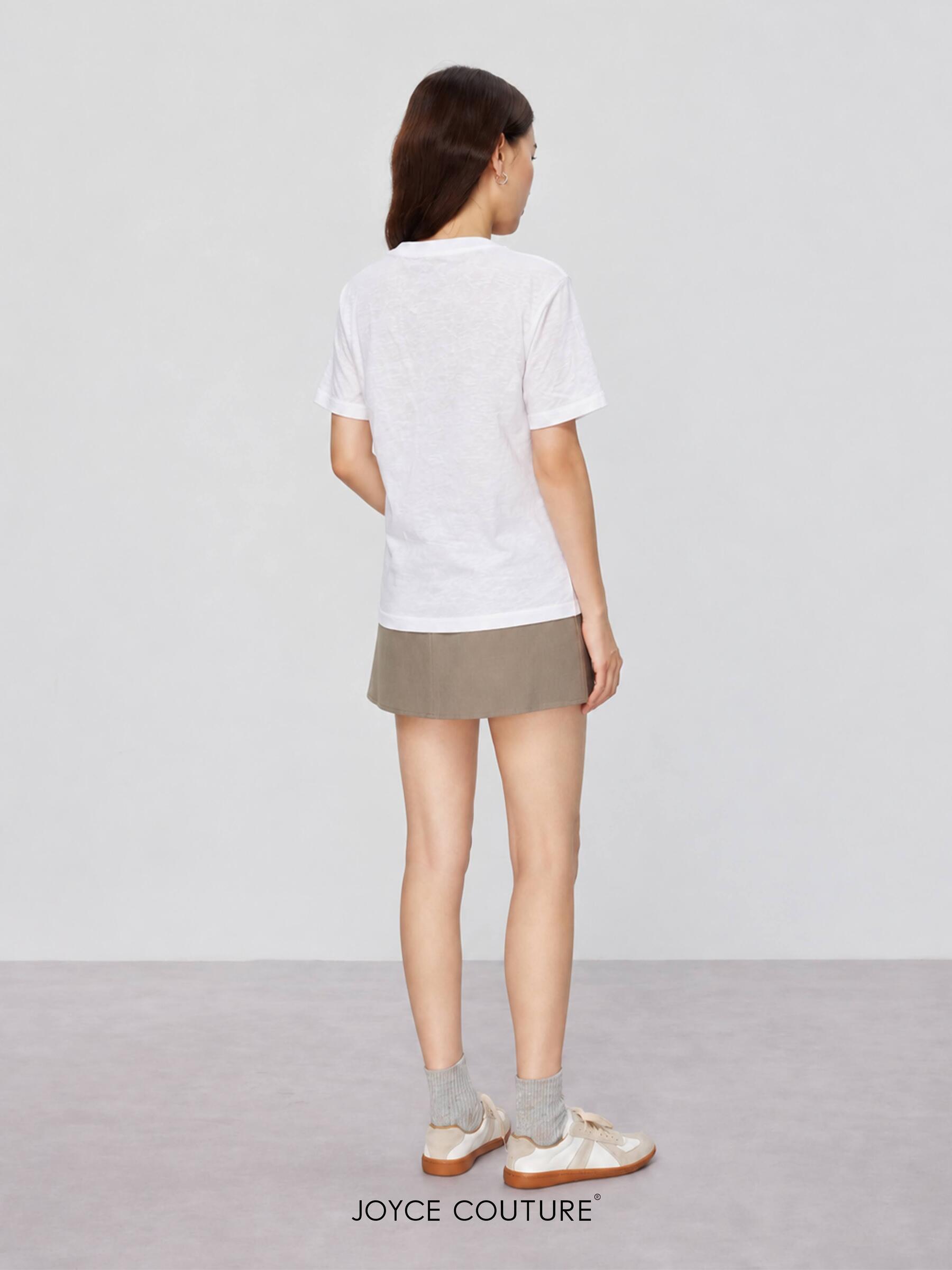 Minimalist Studio Fashion Lookbook (1)