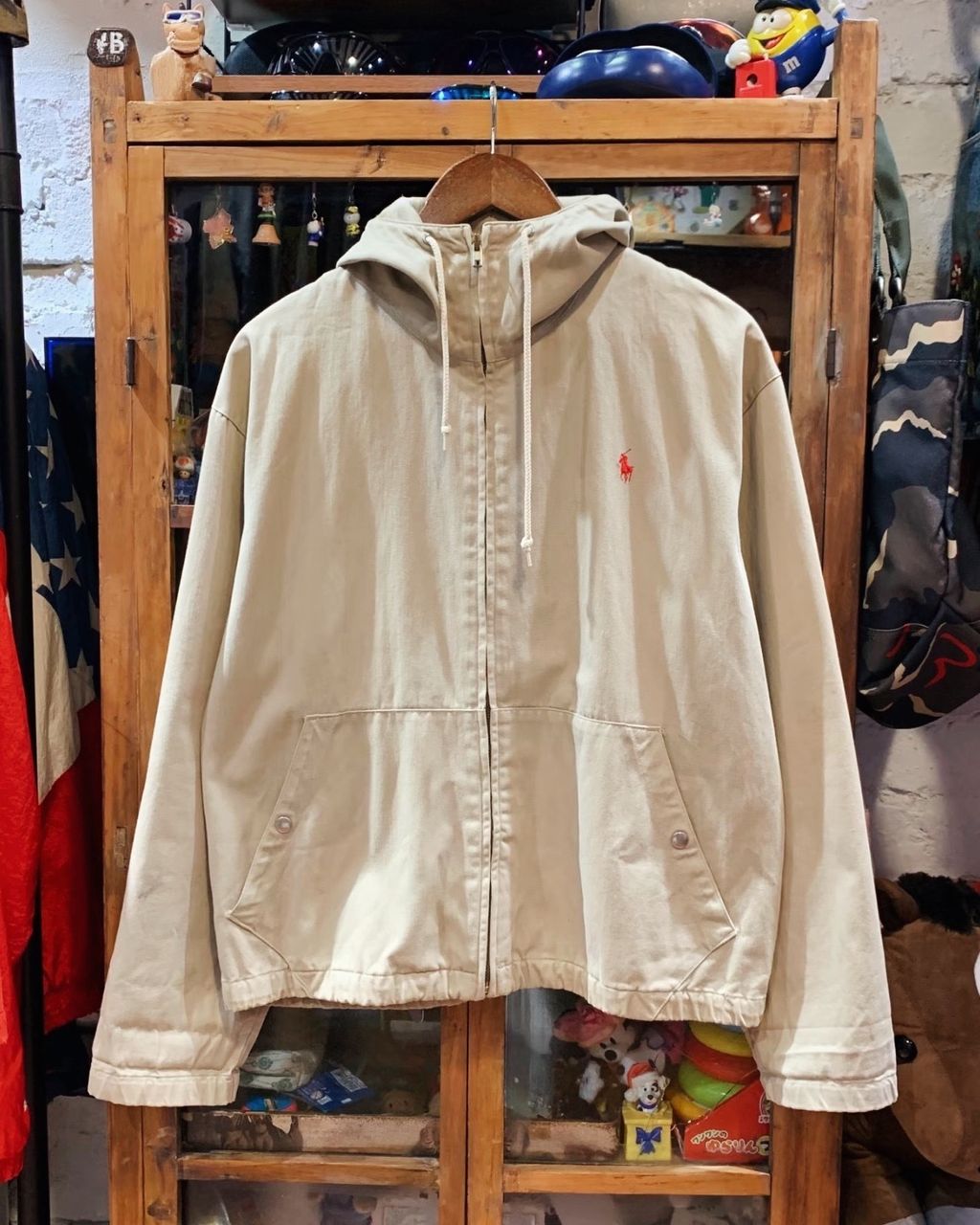 B750C0CC-20F0-43C9-A04B-E00508B2C402