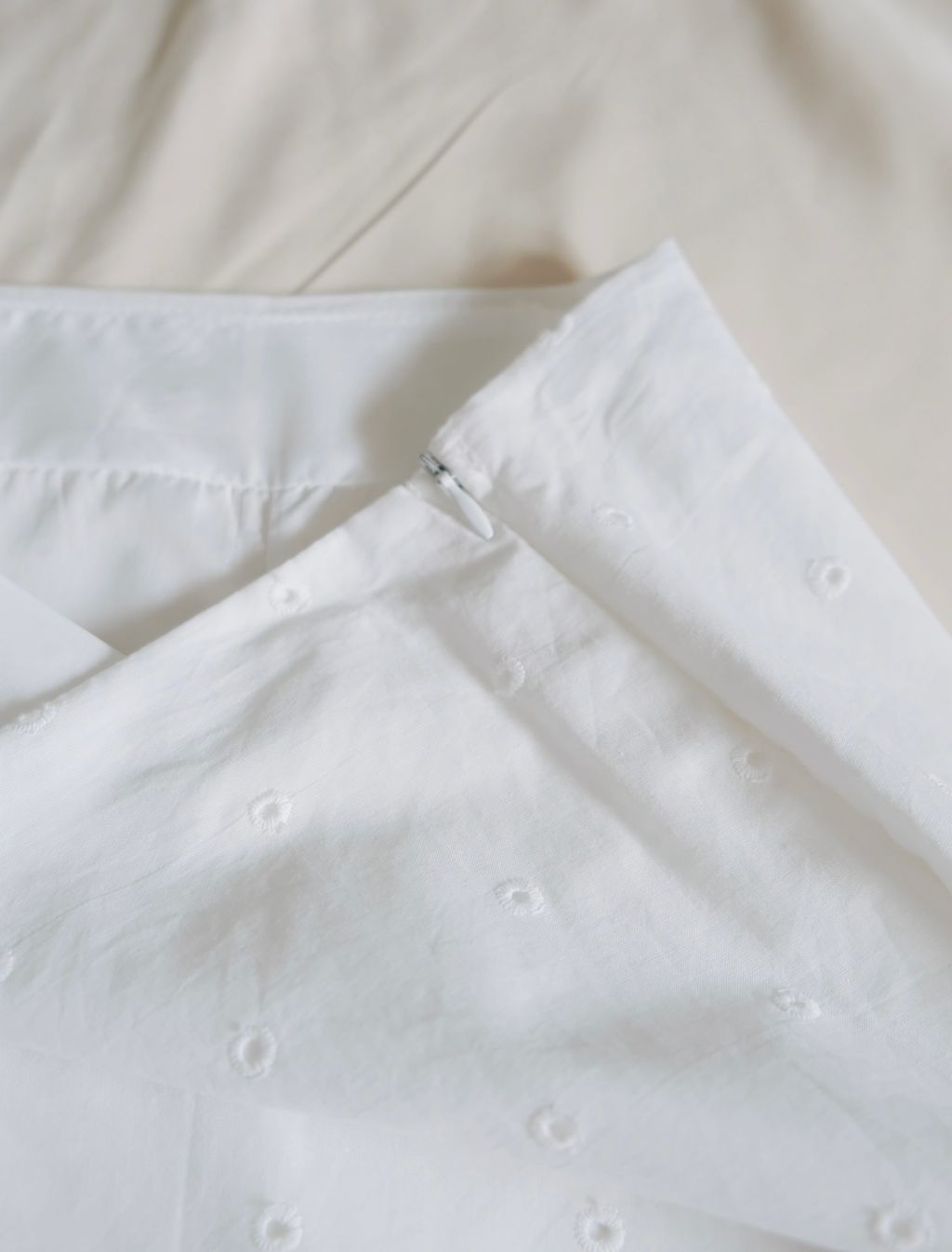 DAEA1D59-97E6-4E67-BD68-7C5A05CF604B